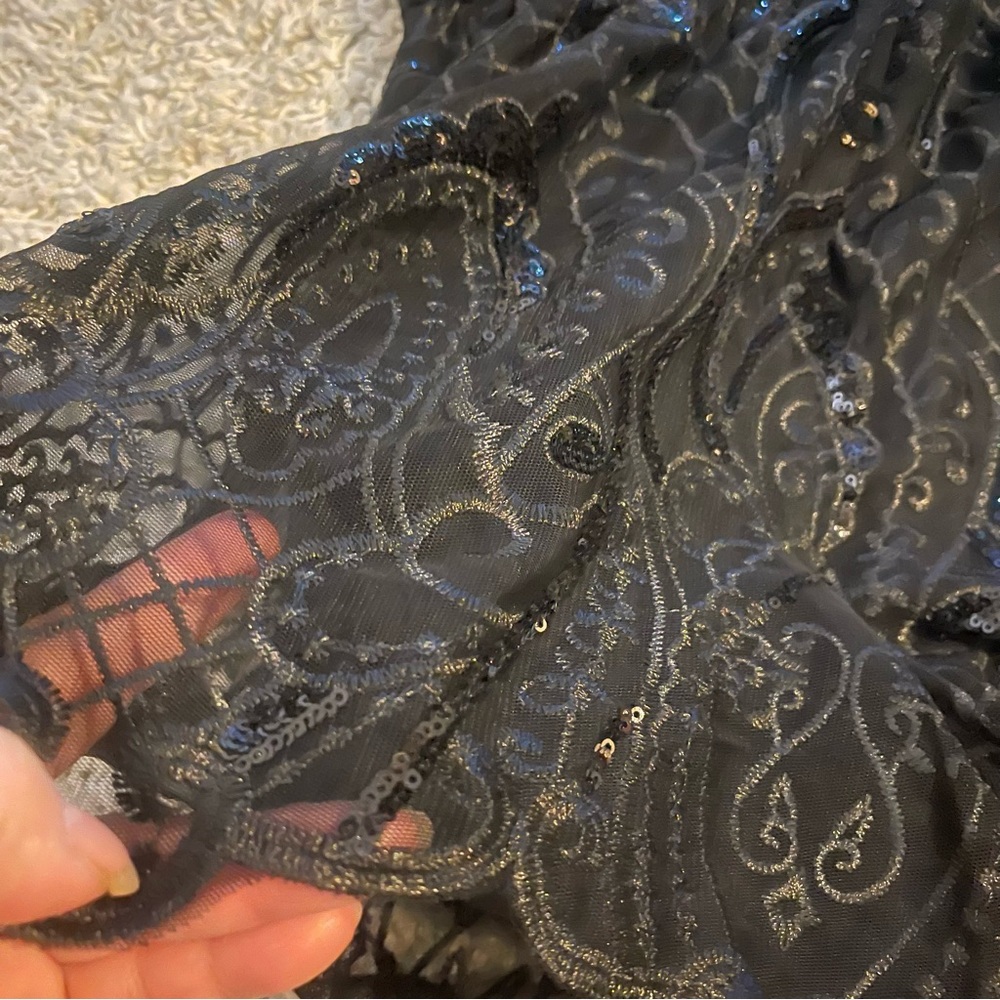 VENUS Black Sequin Lace Romper (US 8) V-Neck Flutter Sleeve Scallop Hem - Picture 10 of 11